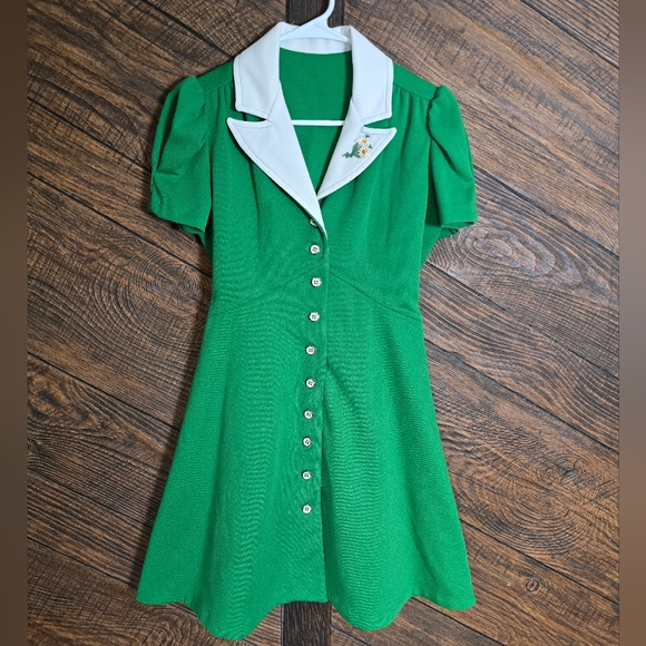 VNTG Handmade Green Collared Button Down Dress STUNNING Floral Detail - Picture 2 of 13